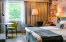 Copyright: : Jimmy Eriksson, Kocksgatan 17K, 116 24 Stockholm, 0703-73 44 29, info@jimmyeriksson.se Scandic Winn, room